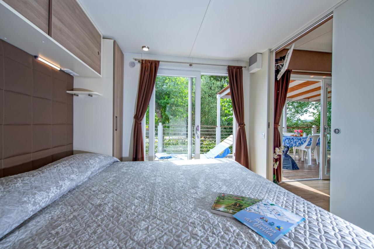 Camping Porto Srl Hotel Moniga del Garda ภายนอก รูปภาพ