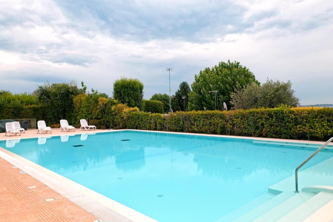 Camping Porto Srl Hotel Moniga del Garda ภายนอก รูปภาพ