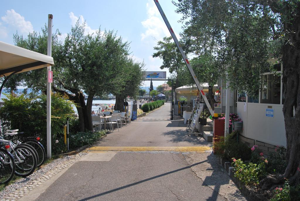 Camping Porto Srl Hotel Moniga del Garda ภายนอก รูปภาพ